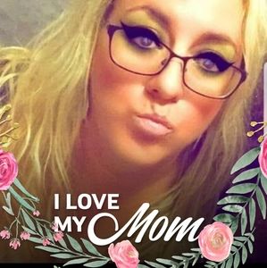 Meet your Posher, Becca